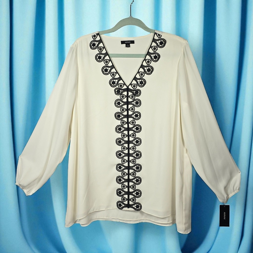 Alfani Blouse Woman Large‎ White Tunic Embroidered V Neck Long Sleeve Dressy NWT